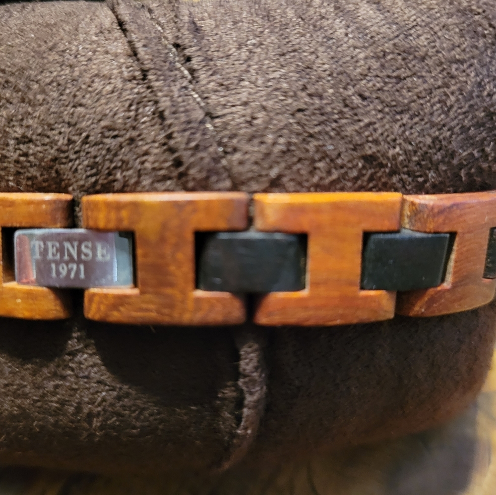 NWT Tense Wood Watch - Picture 2 of 6